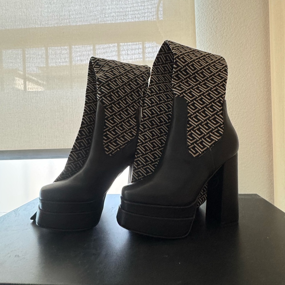 New miss lola sock heels platform - Picture 2 of 3